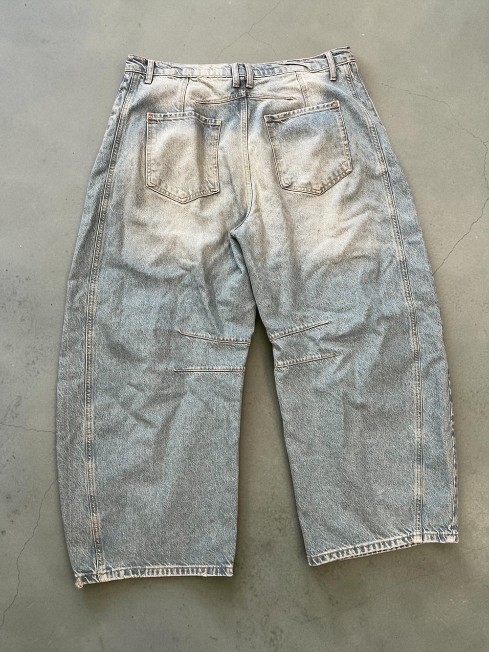 We The Free Good Luck Barrel Jeans - 33" - Picture 2 of 6